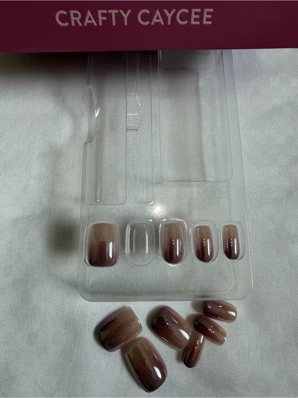 Red Aspen Dashes-extra nails - Picture 2 of 15